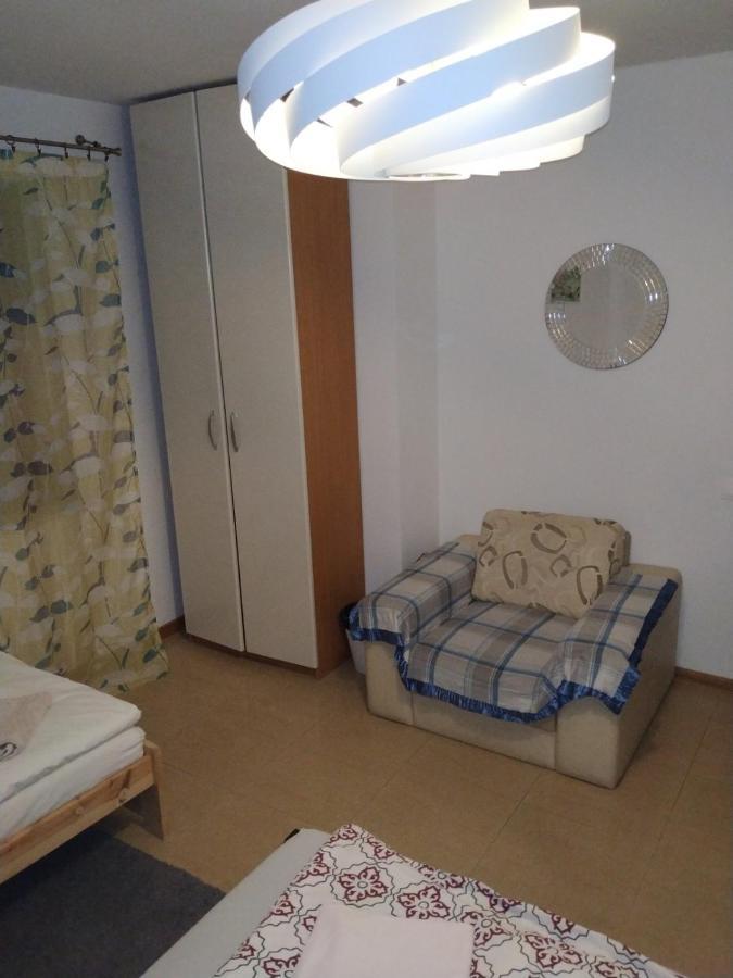 Ochota Forest Guest House Warsawa Bagian luar foto