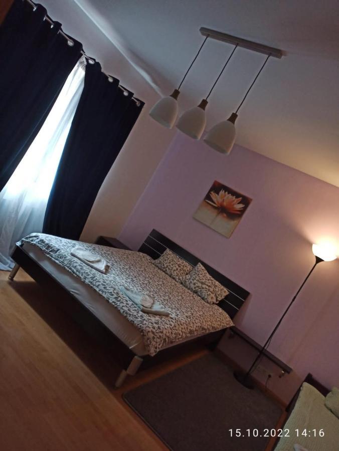 Ochota Forest Guest House Warsawa Bagian luar foto