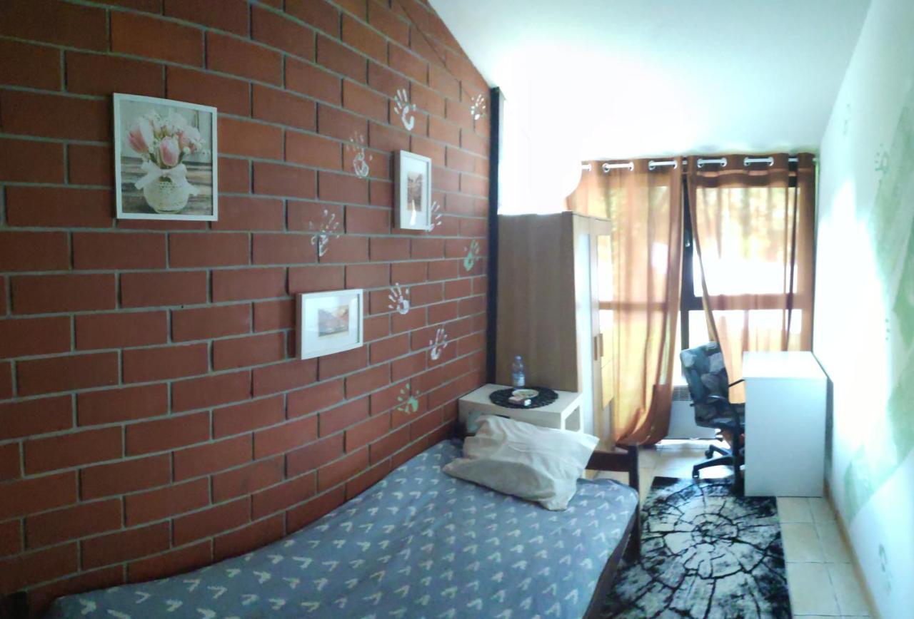 Ochota Forest Guest House Warsawa Bagian luar foto